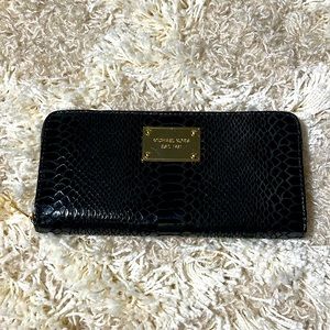 Black Snake Skin Michael Kors Wallet. NWOTs